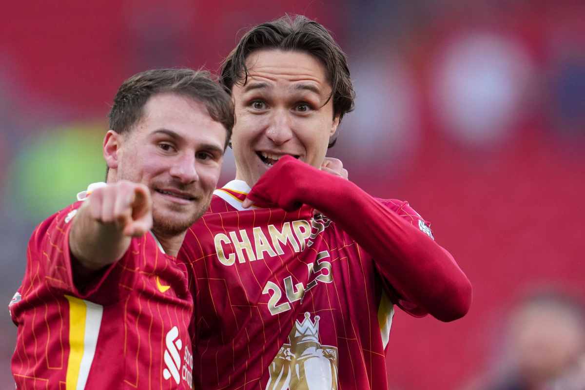 Chiesa festeggia dopo la vittoria del titolo con il Liverpool