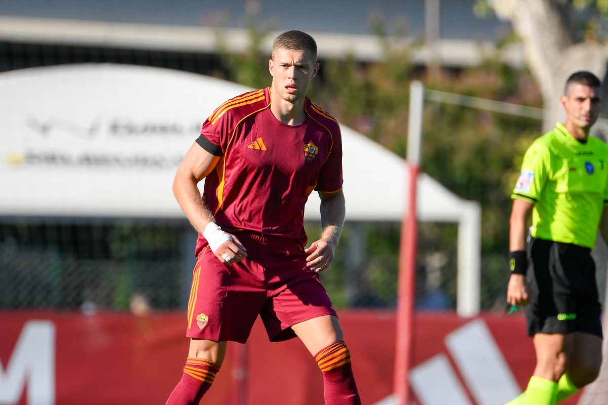 Artem Dovbyk nel corso dell'amichevole contro il Cannes