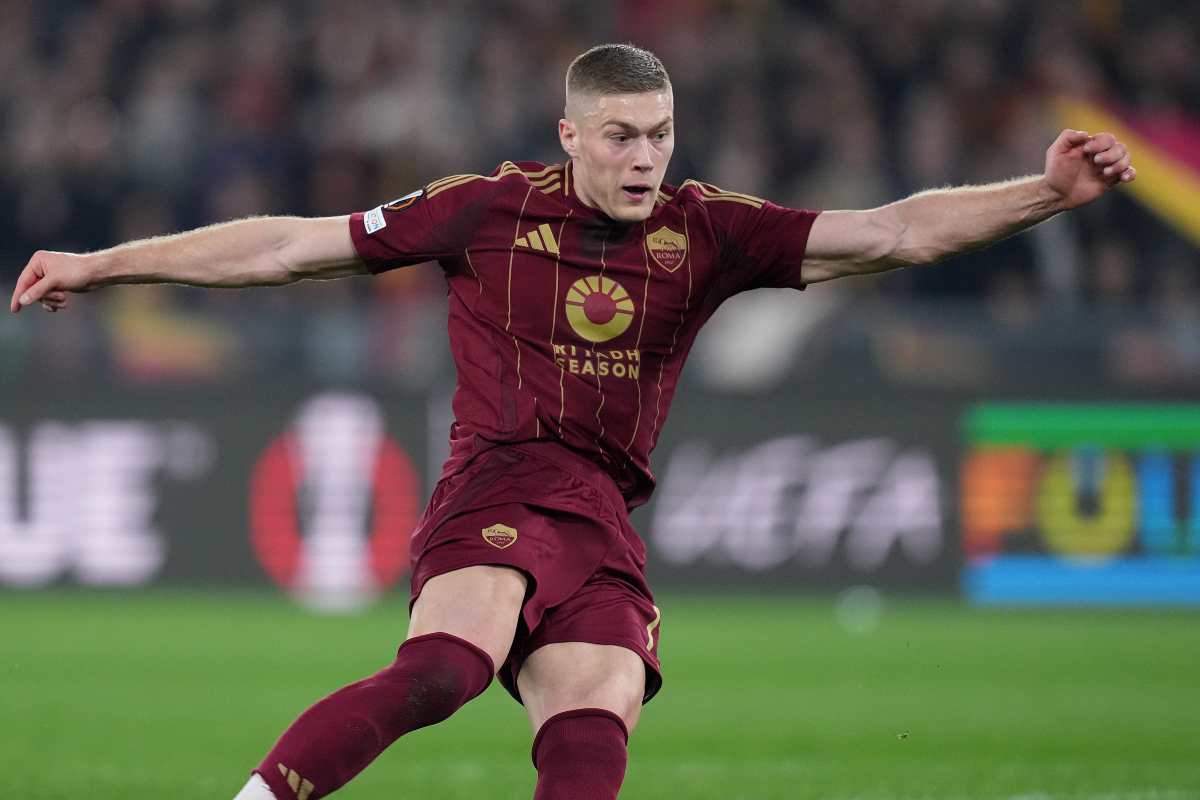 Dovbyk si prepara a calciare da buona posizione