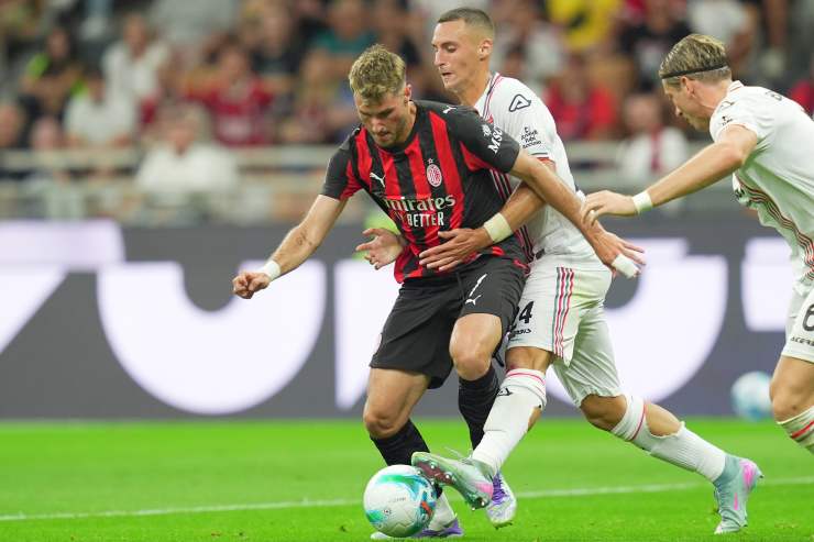 Gimenez protegge palla 