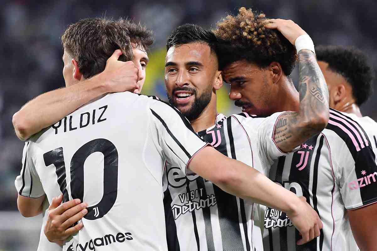I giocatori della Juventus esultano dopo un gol