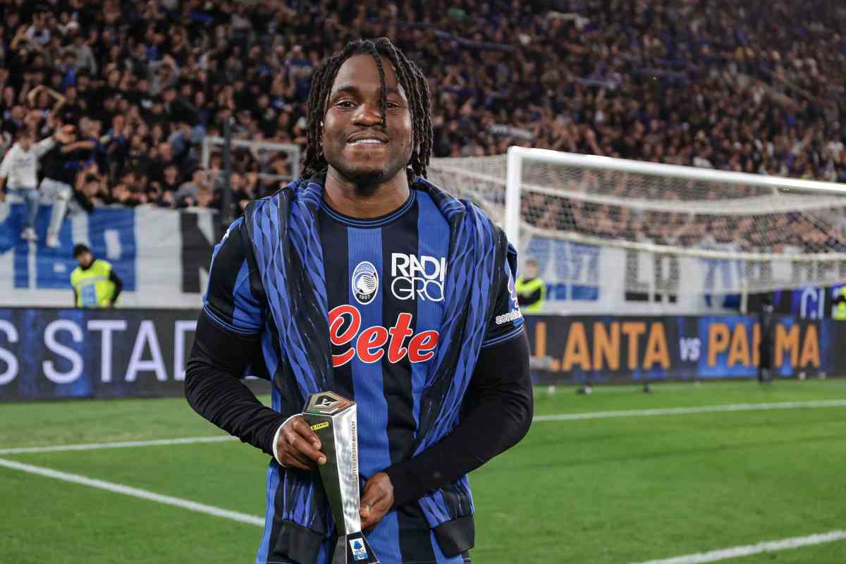 Lookman premiato al termine della partita