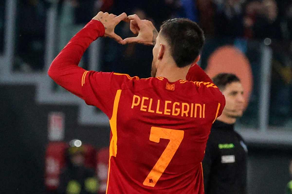 Pellegrini esulta dopo un gol con la Roma