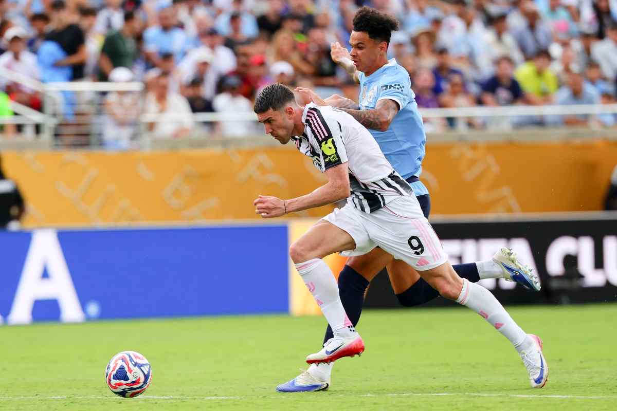 Vlahovic in campo con la Juve
