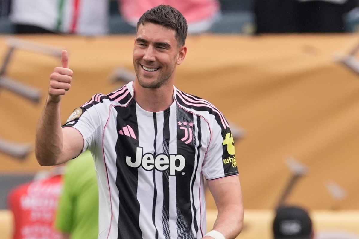 Vlahovic annuisce all'indirizzo dei compagni di squadra