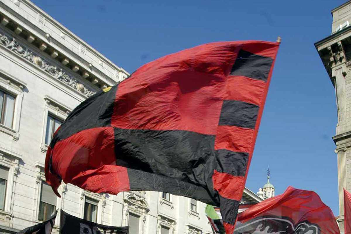 Bandiera rossonera del Milan