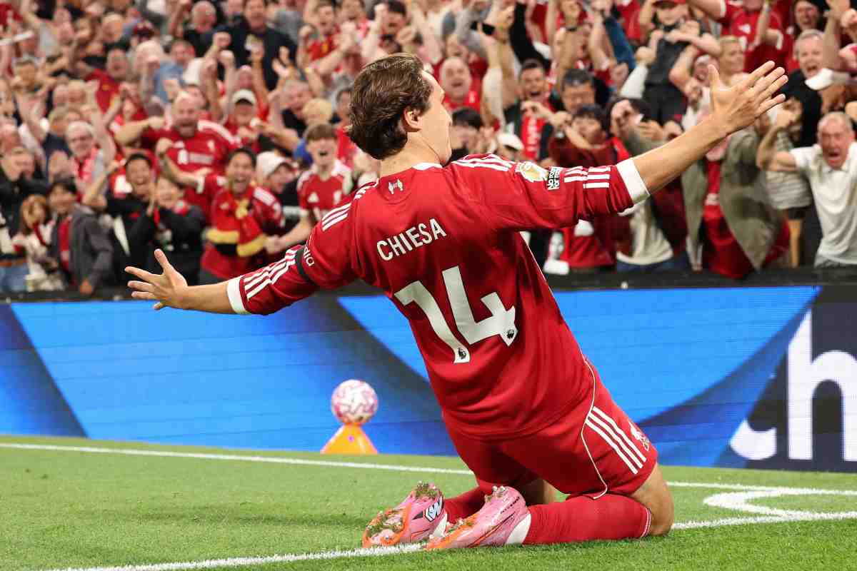 Chiesa esulta dopo un gol