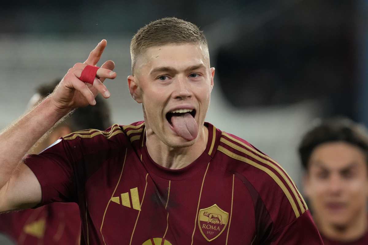 Artem Dovbyk fa la linguaccia dopo il gol