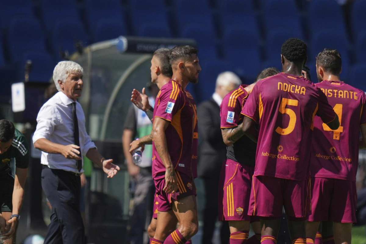Gasperini dà indicazioni alla squadra