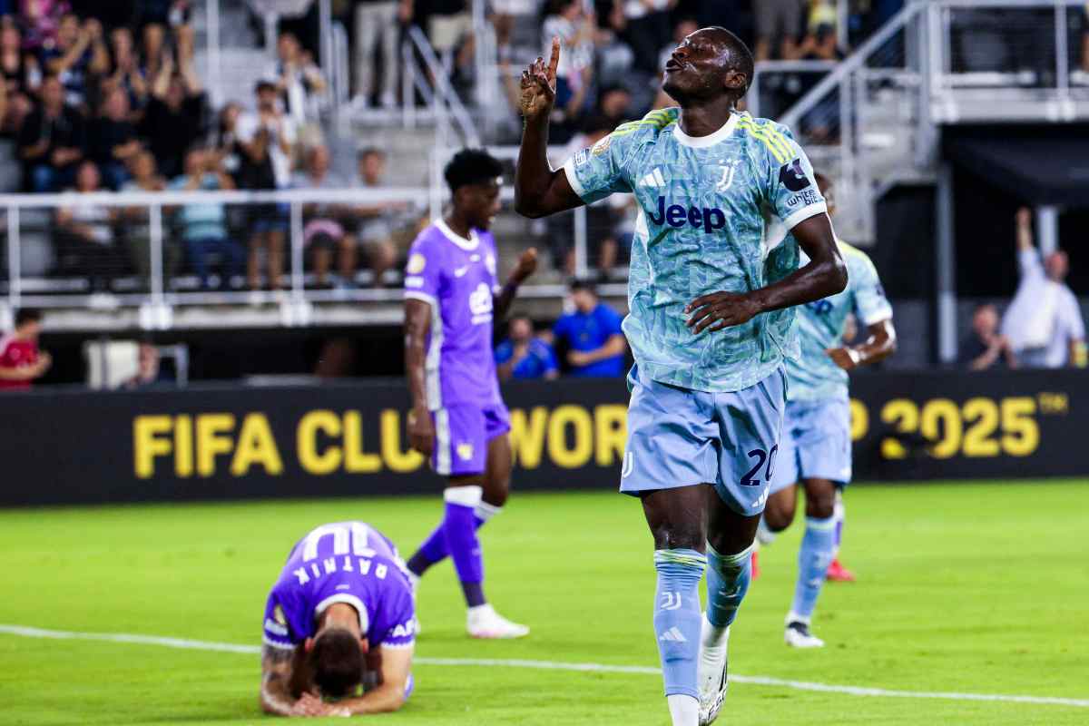 Kolo Muani con la maglia della Juve