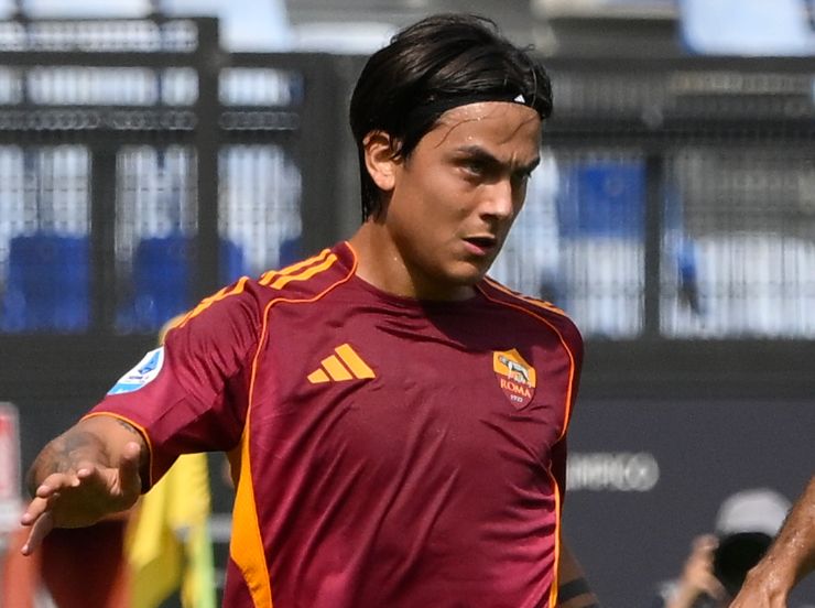 Paulo Dybala in azione durante Roma-Torino