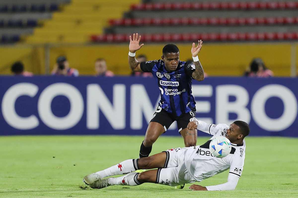 Rayan con la maglia del Vasco