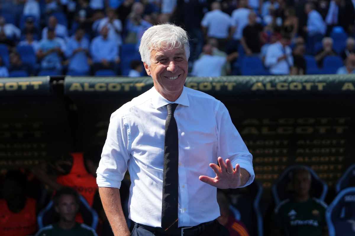 Gasperini saluta sorridente