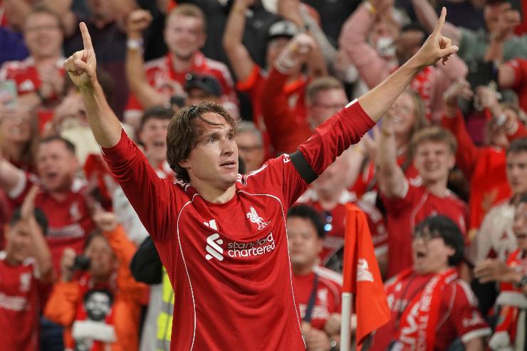 Federico Chiesa esulta dopo un gol