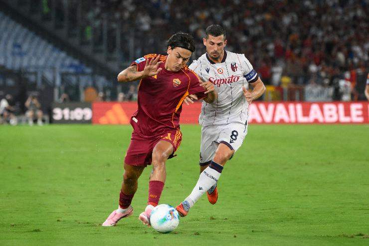 Dybala e Freuler durante Roma-Bologna