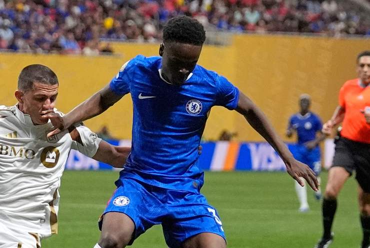 L'attaccante del Chelsea, George, in azione