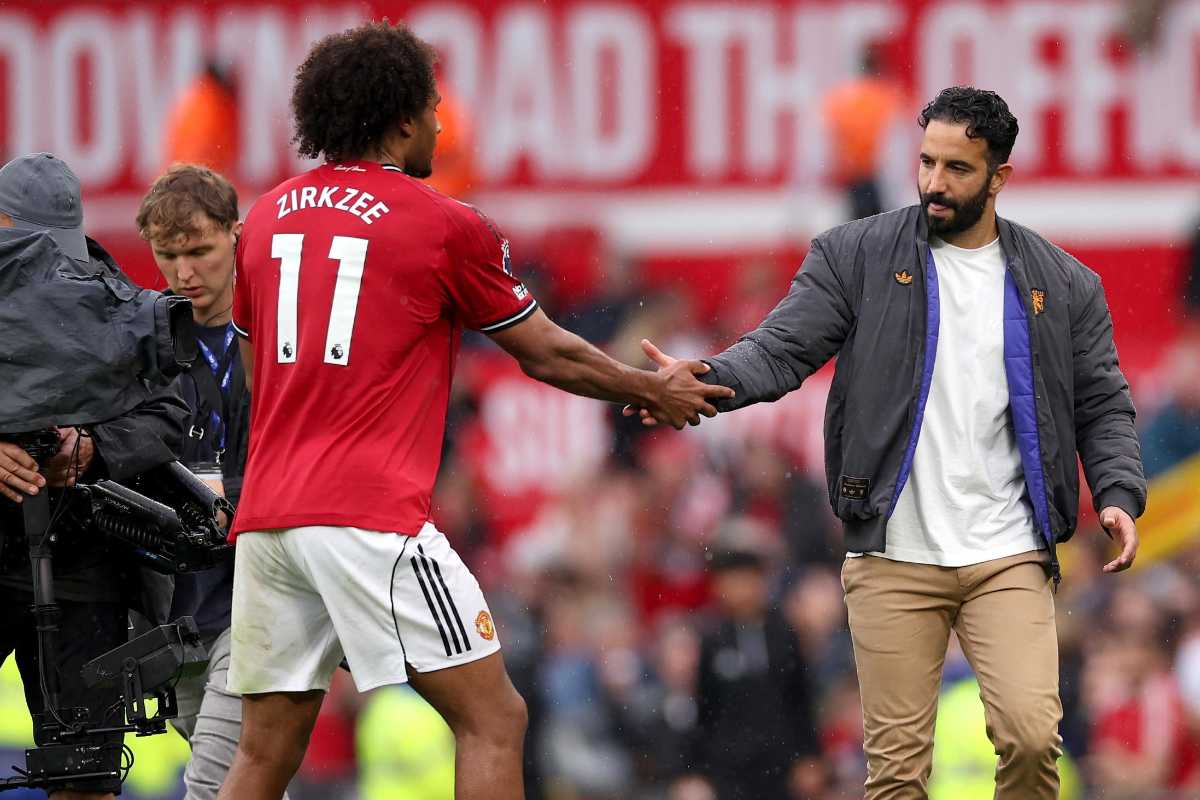 L'attaccante Zirkzee saluta Amorim