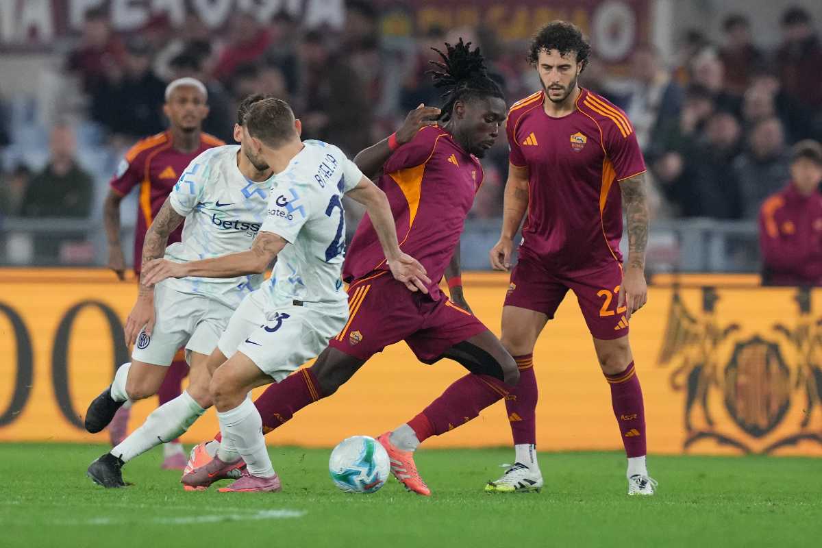 Manu Koné in azione contro l'Inter