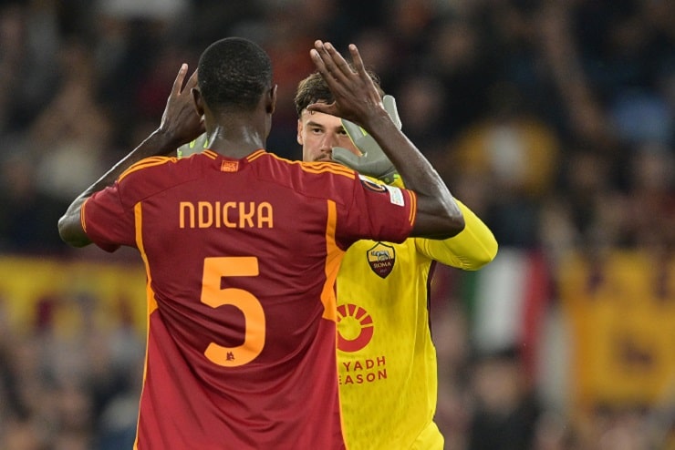 Ndicka e Svilar esultano