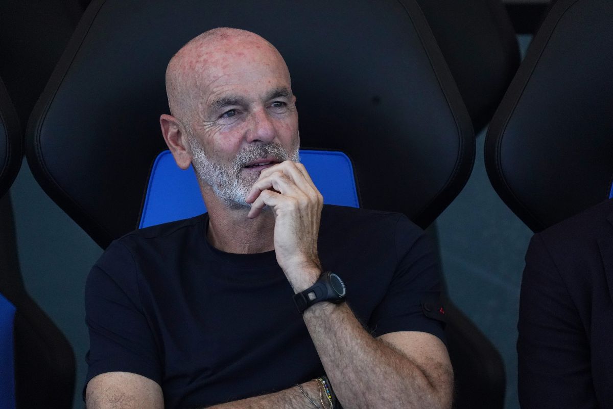 Stefano Pioli perplesso sulla panchina della Fiorentina