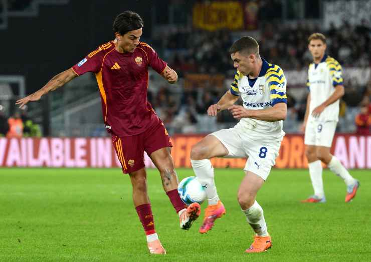 Dybala aggancia un pallone volante