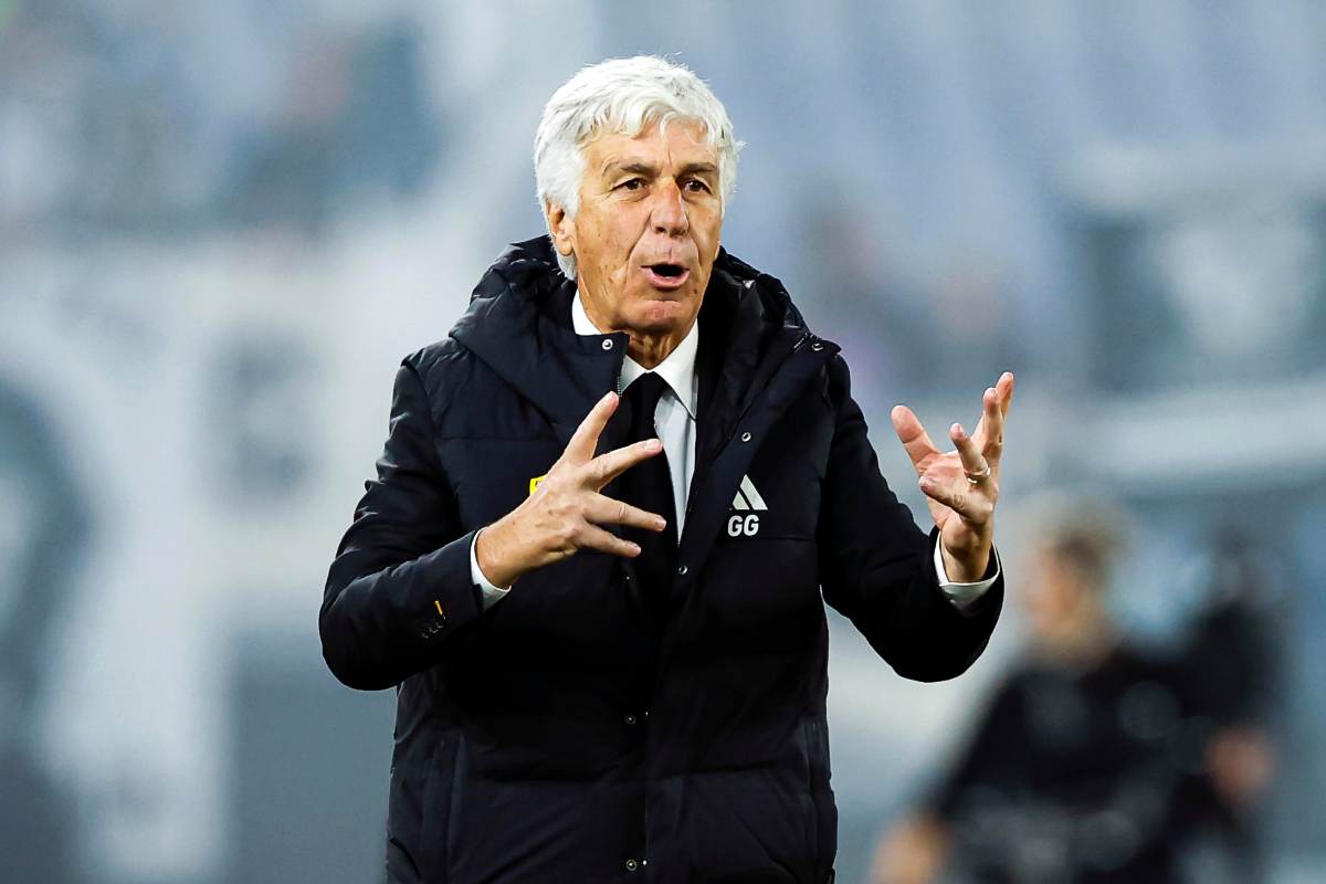 Gian Piero Gasperini dà indicazioni in panchina