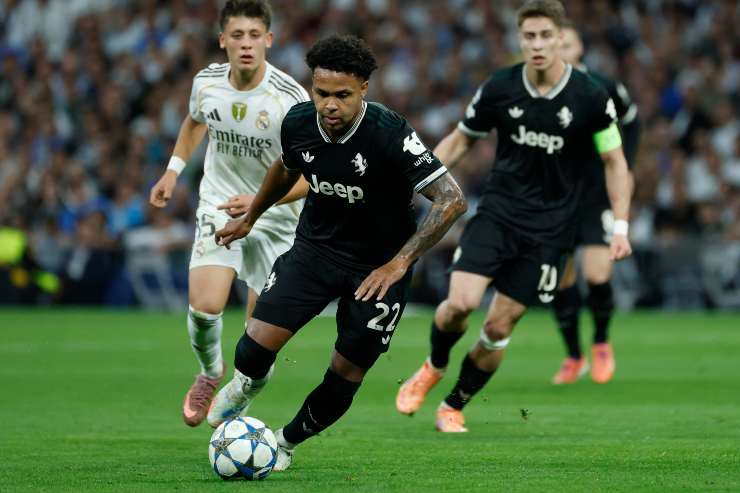 Weston McKennie si avvicina al pallone
