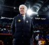 Gian Piero Gasperini sorride in panchina