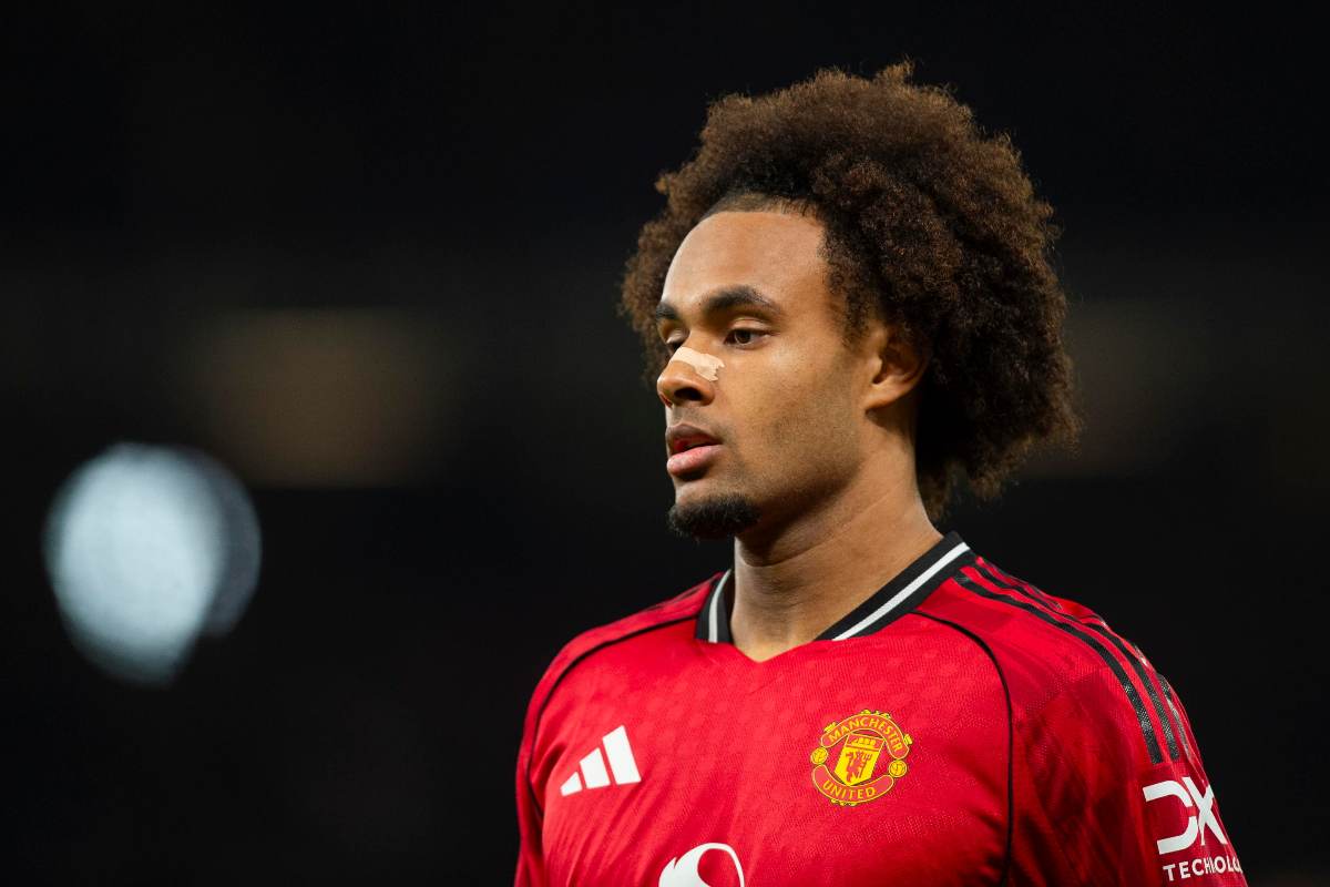 Joshua Zirkzee con la maglia dello United