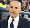 Luciano Spalletti perplesso in panchina