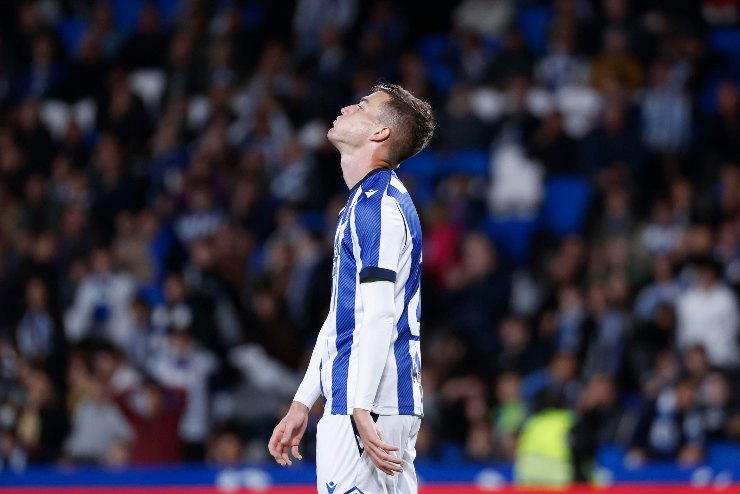 Luka Sucic si dispera con la maglia della Real Sociedad