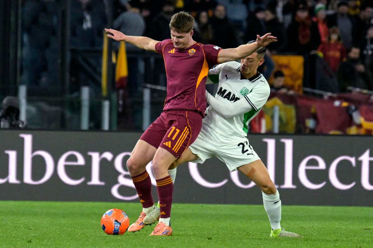 Evan Ferguson in azione durante Roma-Sassuolo