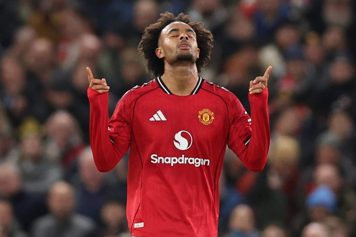 Joshua Zirkzee esulta dopo un gol