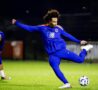 Joshua Zirkzee durante l'allenamento con l'Olanda