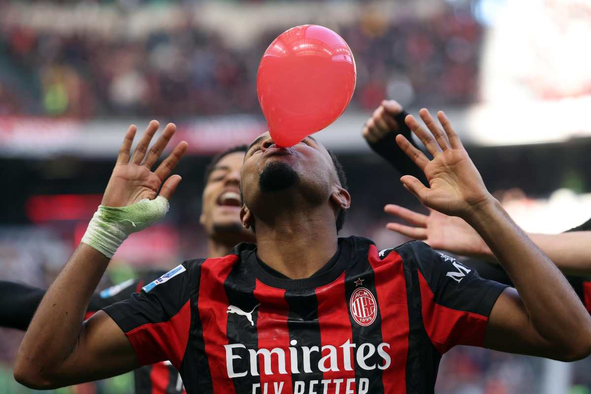 Nkunku festeggia con il palloncino rosso