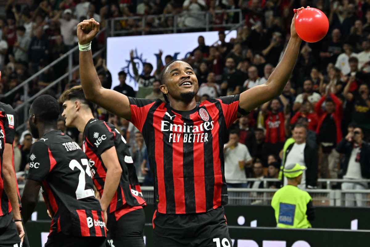 Nkunku festeggia dopo un gol con il Milan