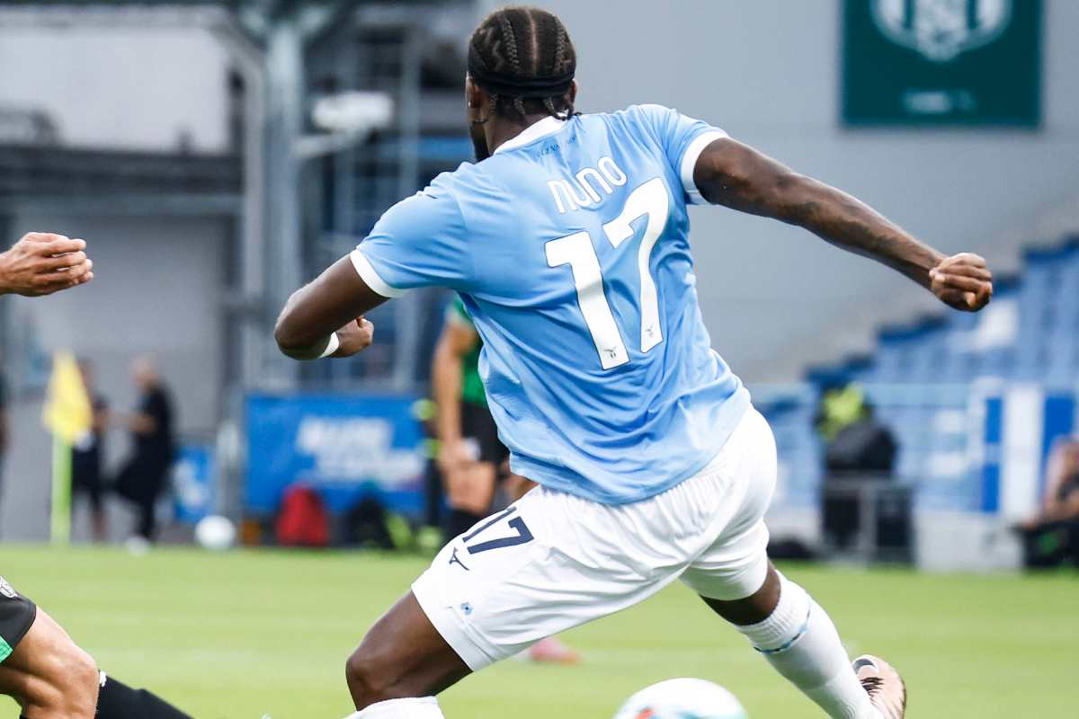 Nuno Taveres in azione con la maglia della Lazio