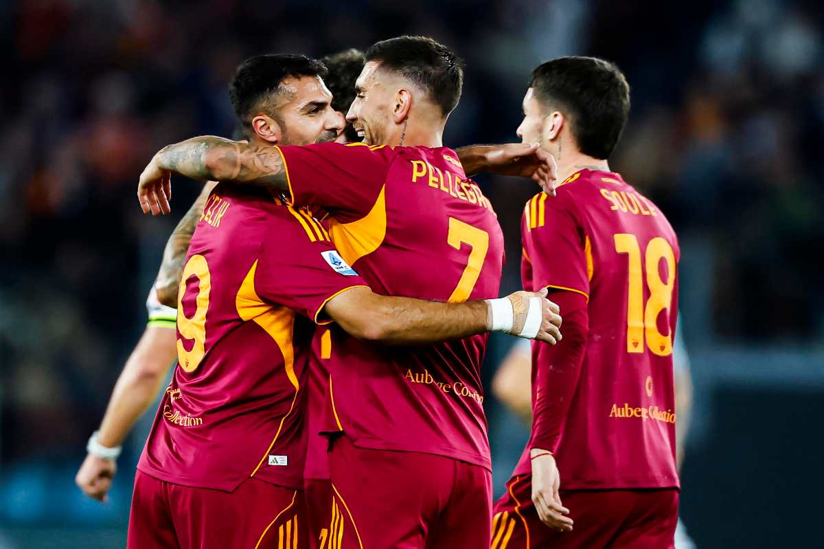 Celik, Pellegrini e Soulé festeggiano un gol