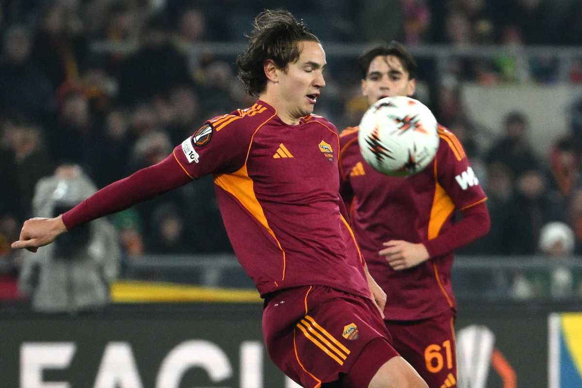 Daniele Ghilardi controlla la palla di petto