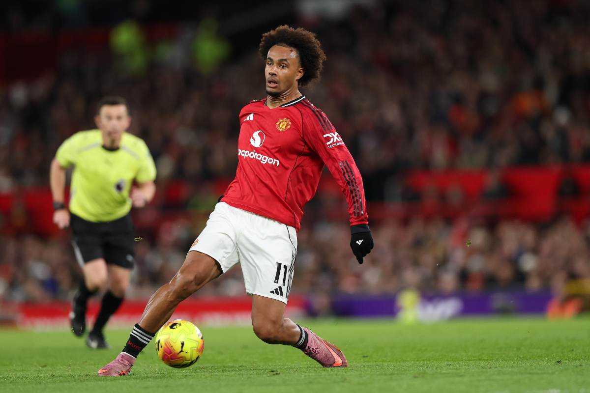 Joshua Zirkzee in azione con la maglia dello United