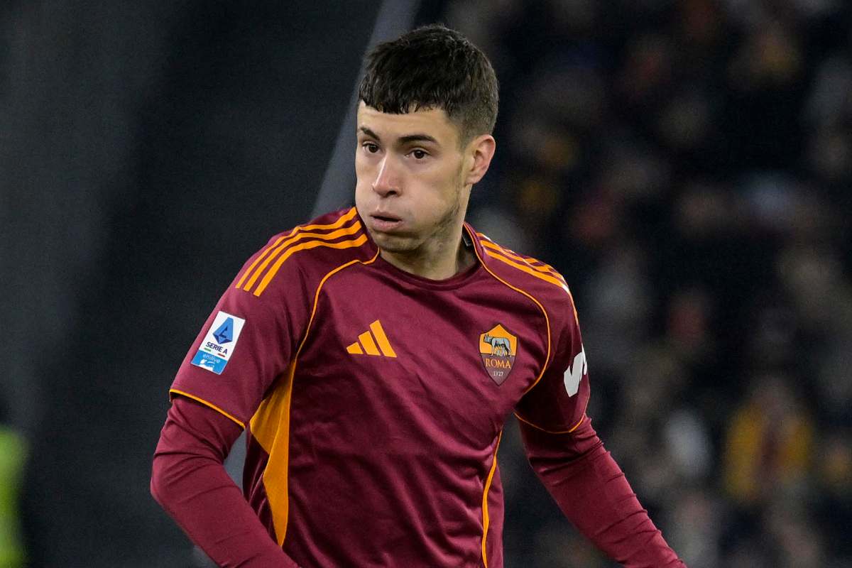 Matias Soulé concentrato