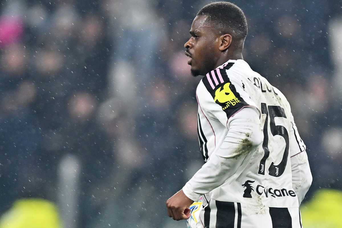 Pierre Kalulu in azione con la maglia della Juve