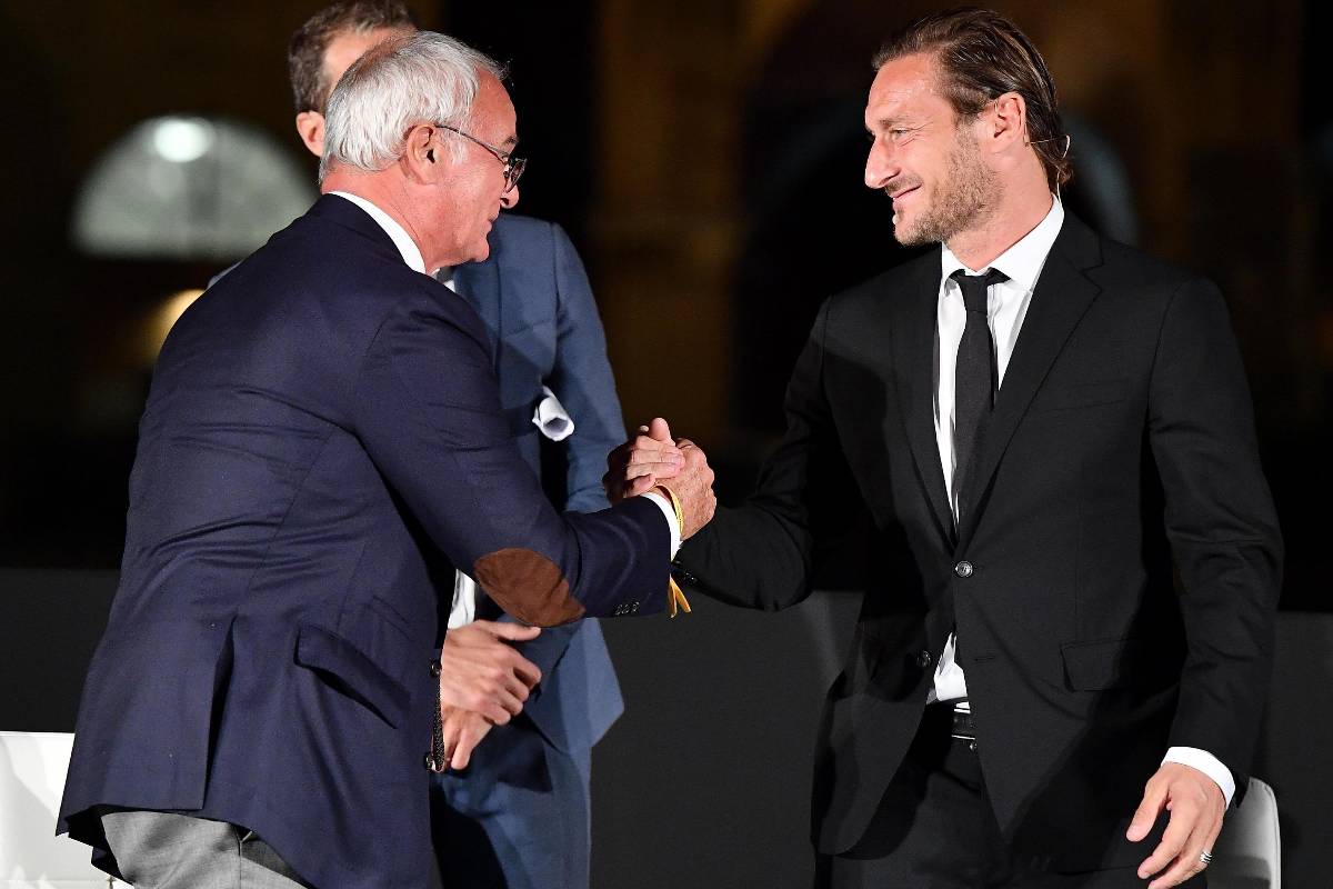 Ranieri e Totti si stringono la mano