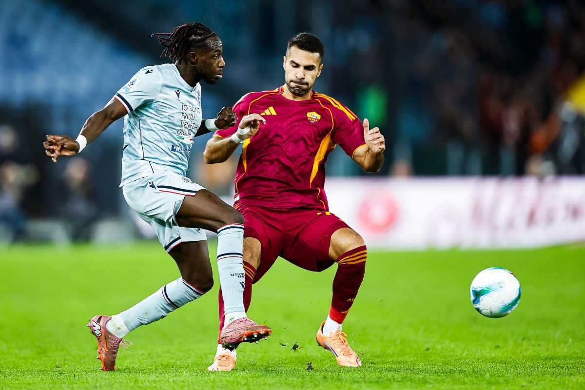 Zeki Celik in azione con la maglia della Roma