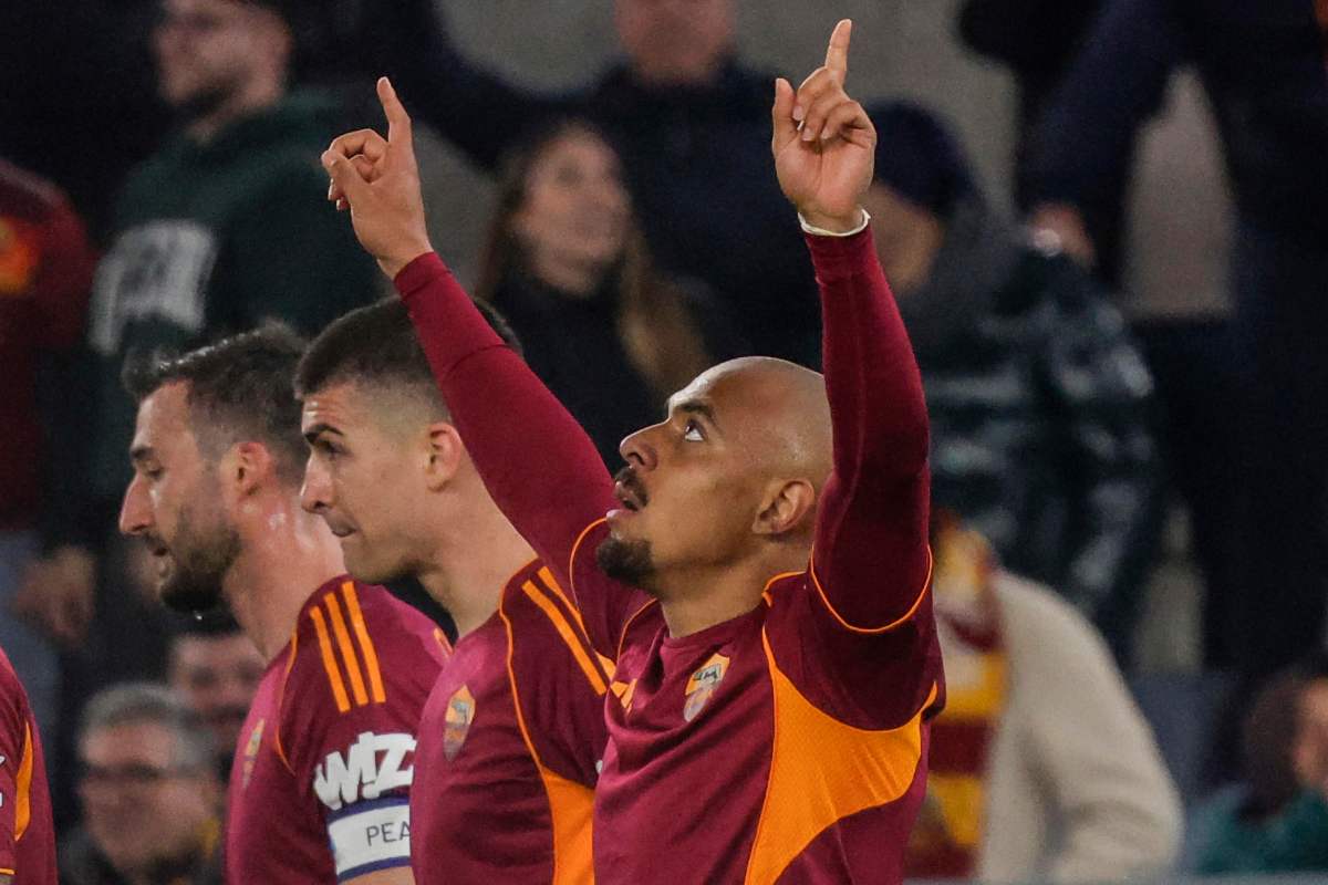 Malen esulta dopo il gol alla Juventus