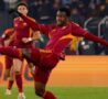 Evan Ndicka in azione con la maglia della Roma