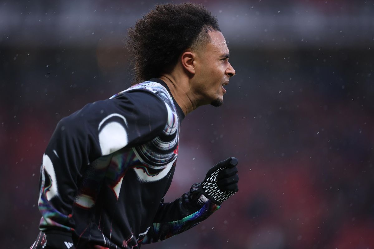 Joshua Zirkzee esulta dopo un gol