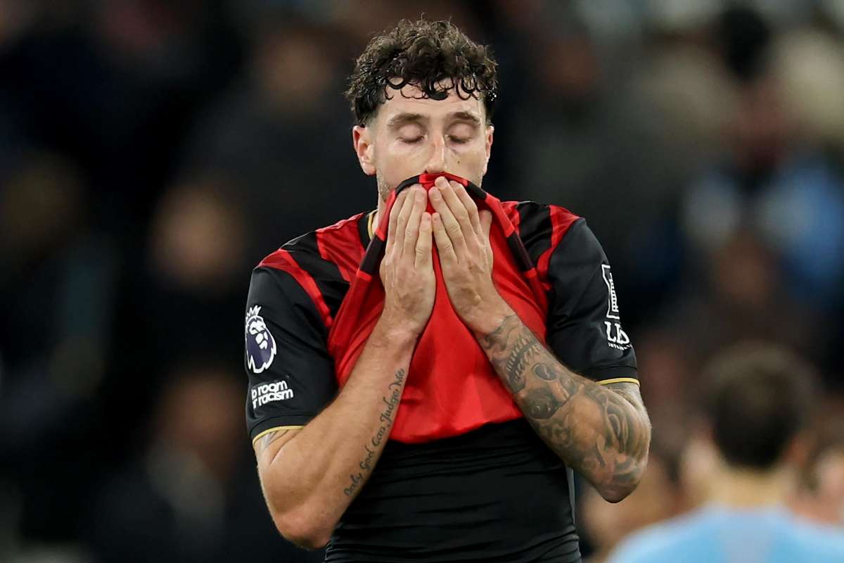 Marcos Senesi di sipera in campo