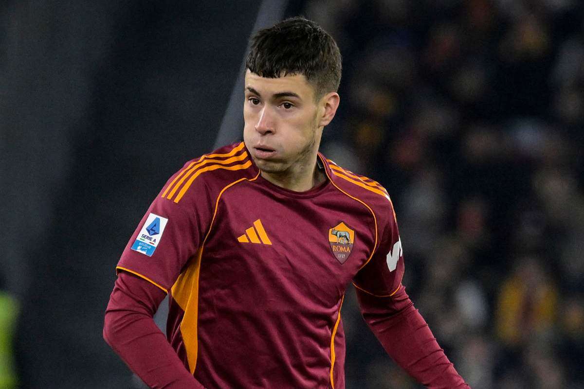 Matias Soulé sbuffa in maglia giallorossa