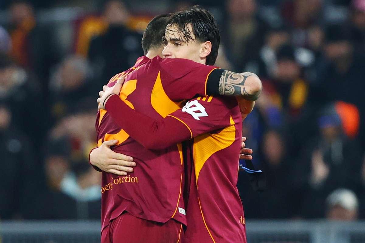 Niccolò Pisilli abbraccia Mancini